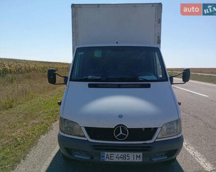 Белый Мерседес Sprinter, объемом двигателя 2.15 л и пробегом 485 тыс. км за 6300 $, фото 1 на Automoto.ua