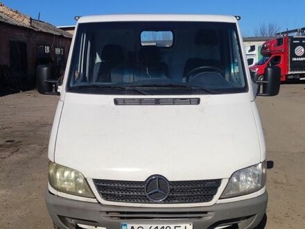 Белый Мерседес Sprinter, объемом двигателя 2.2 л и пробегом 400 тыс. км за 7500 $, фото 1 на Automoto.ua