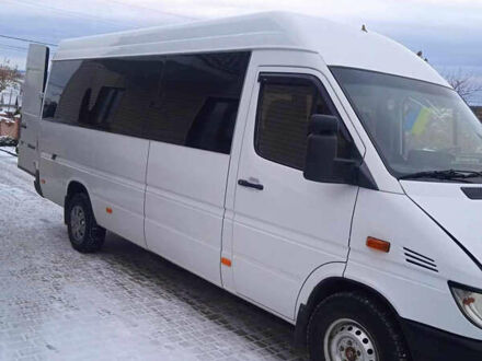 Белый Мерседес Sprinter, объемом двигателя 2.3 л и пробегом 398 тыс. км за 10300 $, фото 1 на Automoto.ua