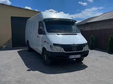 Белый Мерседес Sprinter, объемом двигателя 2.15 л и пробегом 500 тыс. км за 14300 $, фото 1 на Automoto.ua