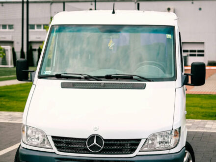 Белый Мерседес Sprinter, объемом двигателя 2.2 л и пробегом 257 тыс. км за 12500 $, фото 1 на Automoto.ua
