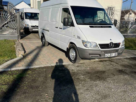 Белый Мерседес Sprinter, объемом двигателя 0 л и пробегом 205 тыс. км за 14800 $, фото 1 на Automoto.ua