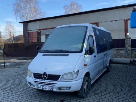 Белый Мерседес Sprinter, объемом двигателя 2.7 л и пробегом 300 тыс. км за 10500 $, фото 1 на Automoto.ua