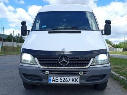 Белый Мерседес Sprinter, объемом двигателя 2.15 л и пробегом 644 тыс. км за 9300 $, фото 1 на Automoto.ua