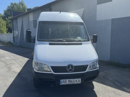 Белый Мерседес Sprinter, объемом двигателя 2.1 л и пробегом 450 тыс. км за 7498 $, фото 1 на Automoto.ua