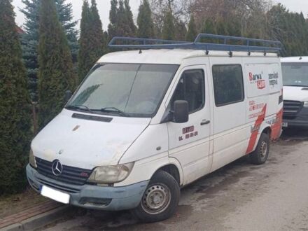 Белый Мерседес Sprinter, объемом двигателя 2.7 л и пробегом 350 тыс. км за 3500 $, фото 1 на Automoto.ua