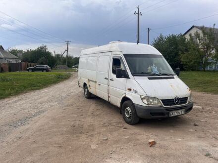 Білий Мерседес Sprinter, об'ємом двигуна 2.1 л та пробігом 300 тис. км за 5500 $, фото 1 на Automoto.ua