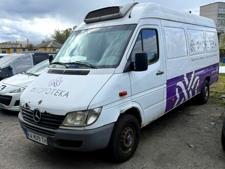 Белый Мерседес Sprinter, объемом двигателя 2.2 л и пробегом 500 тыс. км за 8500 $, фото 1 на Automoto.ua