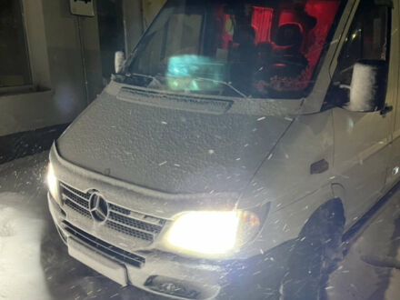 Білий Мерседес Sprinter, об'ємом двигуна 2.1 л та пробігом 900 тис. км за 12000 $, фото 1 на Automoto.ua