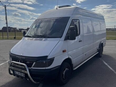 Белый Мерседес Sprinter, объемом двигателя 2.69 л и пробегом 493 тыс. км за 12000 $, фото 1 на Automoto.ua