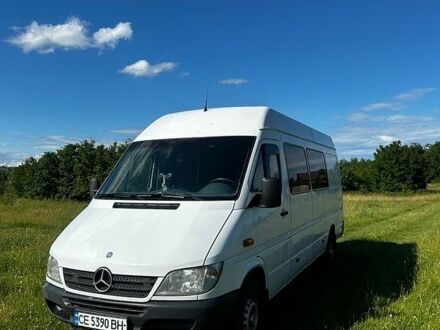 Белый Мерседес Sprinter, объемом двигателя 2.69 л и пробегом 300 тыс. км за 8700 $, фото 1 на Automoto.ua
