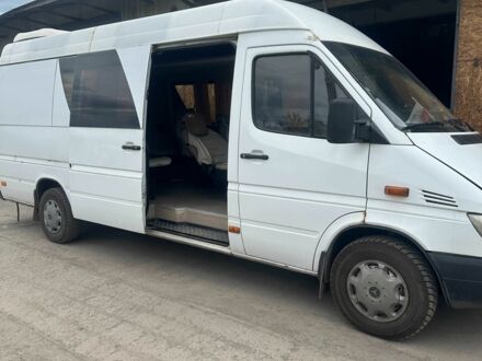 Мерседес Sprinter 2005 у Кривому Розі на Automoto.ua Білий Мерседес Sprinter, об'ємом двигуна 2.2 л та пробігом 200 тис. км за 7500 $, фото 1 на Automoto.ua