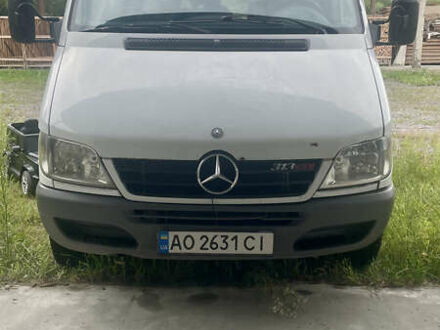 Мерседес Sprinter 2005 у Сваляве на Automoto.ua Білий Мерседес Sprinter, об'ємом двигуна 2.15 л та пробігом 449 тис. км за 9499 $, фото 1 на Automoto.ua