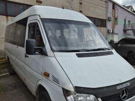 Белый Мерседес Sprinter, объемом двигателя 2.15 л и пробегом 540 тыс. км за 3500 $, фото 1 на Automoto.ua
