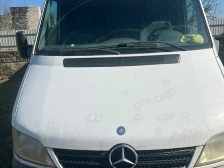 Белый Мерседес Sprinter, объемом двигателя 2.1 л и пробегом 802 тыс. км за 8000 $, фото 1 на Automoto.ua