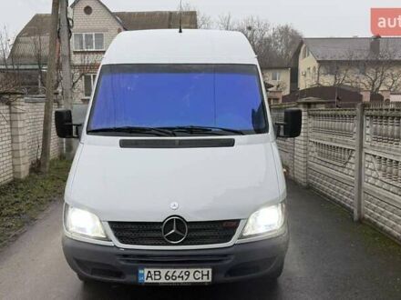 Белый Мерседес Sprinter, объемом двигателя 2.1 л и пробегом 833 тыс. км за 13900 $, фото 1 на Automoto.ua