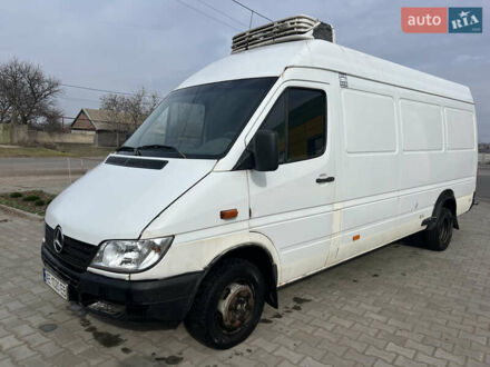 Мерседес Sprinter 2005 в Апостолове на Automoto.ua Белый Мерседес Sprinter, объемом двигателя 2.7 л и пробегом 470 тыс. км за 9000 $, фото 1 на Automoto.ua