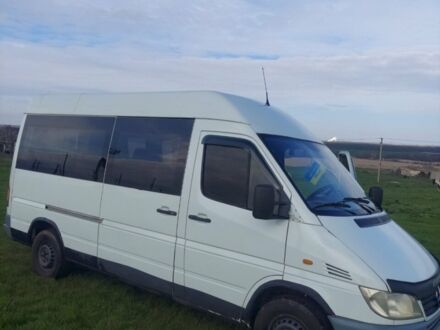 Белый Мерседес Sprinter, объемом двигателя 2.19 л и пробегом 580 тыс. км за 8600 $, фото 1 на Automoto.ua