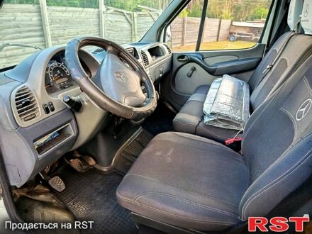 Белый Мерседес Sprinter, объемом двигателя 2.2 л и пробегом 364 тыс. км за 4100 $, фото 1 на Automoto.ua