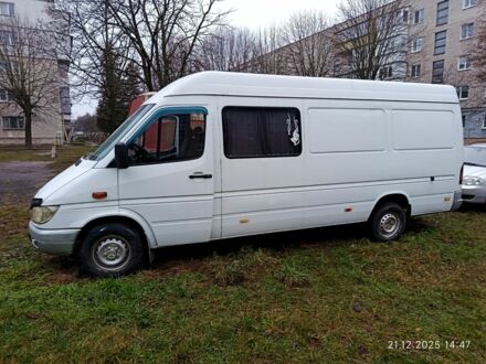 Білий Мерседес Sprinter, об'ємом двигуна 2.1 л та пробігом 700 тис. км за 7100 $, фото 1 на Automoto.ua