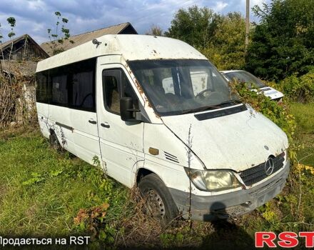 Білий Мерседес Sprinter, об'ємом двигуна 2.2 л та пробігом 320 тис. км за 3500 $, фото 1 на Automoto.ua