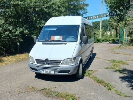 Белый Мерседес Sprinter, объемом двигателя 2.69 л и пробегом 350 тыс. км за 13500 $, фото 1 на Automoto.ua