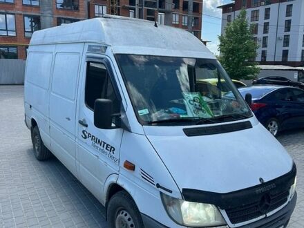 Белый Мерседес Sprinter, объемом двигателя 2.15 л и пробегом 400 тыс. км за 4500 $, фото 1 на Automoto.ua