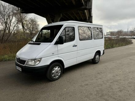 Белый Мерседес Sprinter, объемом двигателя 2.1 л и пробегом 300 тыс. км за 5600 $, фото 1 на Automoto.ua