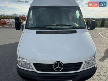 Белый Мерседес Sprinter, объемом двигателя 2.7 л и пробегом 677 тыс. км за 10500 $, фото 1 на Automoto.ua