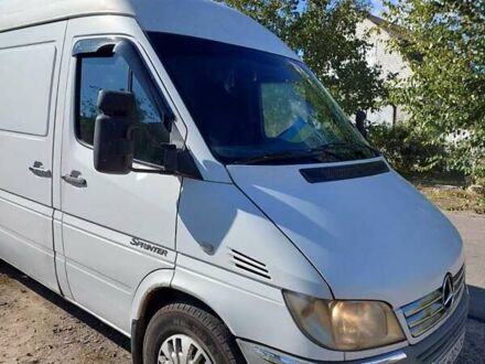 Белый Мерседес Sprinter, объемом двигателя 2.7 л и пробегом 495 тыс. км за 9000 $, фото 1 на Automoto.ua