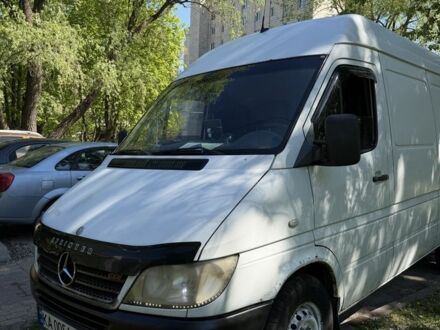 Белый Мерседес Sprinter, объемом двигателя 2.1 л и пробегом 300 тыс. км за 6200 $, фото 1 на Automoto.ua