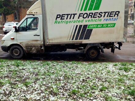 Мерседес Sprinter 2005 у Дніпро (Дніпропетровську) на Automoto.ua Білий Мерседес Sprinter, об'ємом двигуна 2.1 л та пробігом 0 тис. км за 6000 $, фото 1 на Automoto.ua