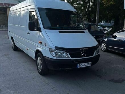 Белый Мерседес Sprinter, объемом двигателя 2.2 л и пробегом 400 тыс. км за 9100 $, фото 1 на Automoto.ua