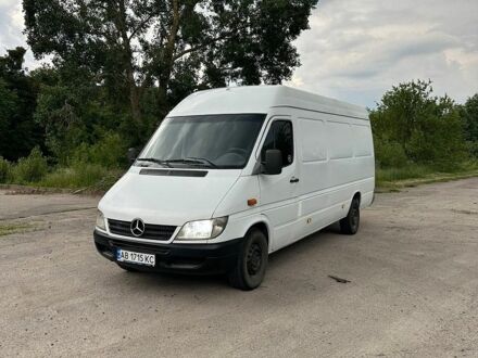 Белый Мерседес Sprinter, объемом двигателя 2.1 л и пробегом 320 тыс. км за 8000 $, фото 1 на Automoto.ua