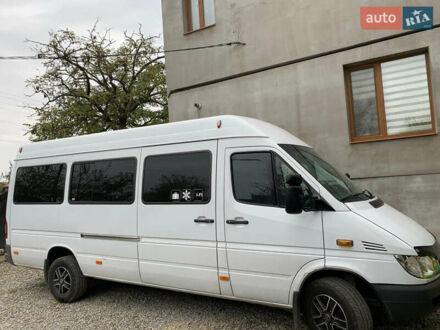 Белый Мерседес Sprinter, объемом двигателя 2.7 л и пробегом 390 тыс. км за 9200 $, фото 1 на Automoto.ua