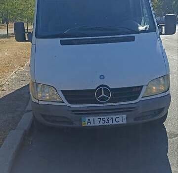 Белый Мерседес Sprinter, объемом двигателя 2.69 л и пробегом 307 тыс. км за 6999 $, фото 1 на Automoto.ua