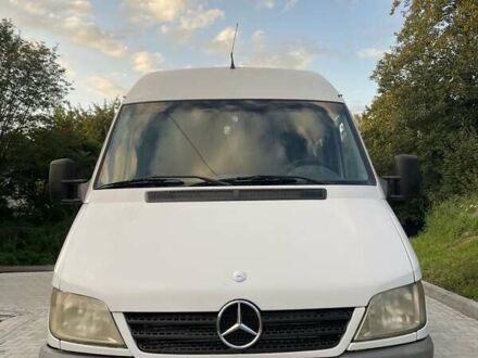 Белый Мерседес Sprinter, объемом двигателя 2.2 л и пробегом 333 тыс. км за 7300 $, фото 1 на Automoto.ua