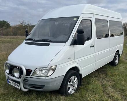 Белый Мерседес Sprinter, объемом двигателя 2.1 л и пробегом 225 тыс. км за 12000 $, фото 1 на Automoto.ua