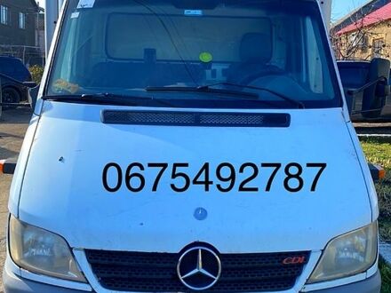 Белый Мерседес Sprinter, объемом двигателя 2.7 л и пробегом 110 тыс. км за 12000 $, фото 1 на Automoto.ua