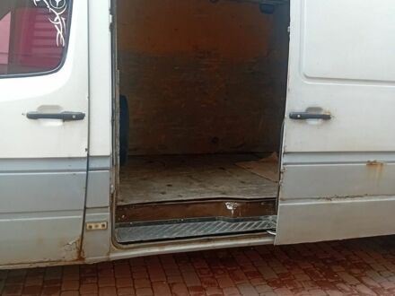 Белый Мерседес Sprinter, объемом двигателя 2.15 л и пробегом 500 тыс. км за 6300 $, фото 1 на Automoto.ua
