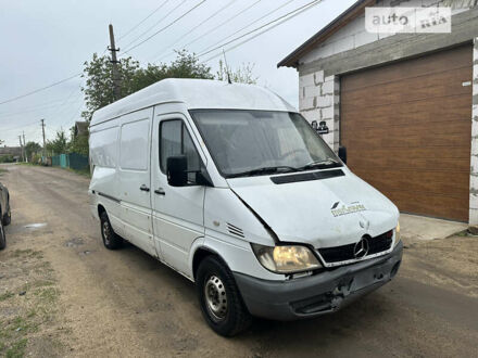 Белый Мерседес Sprinter, объемом двигателя 2.15 л и пробегом 300 тыс. км за 3350 $, фото 1 на Automoto.ua