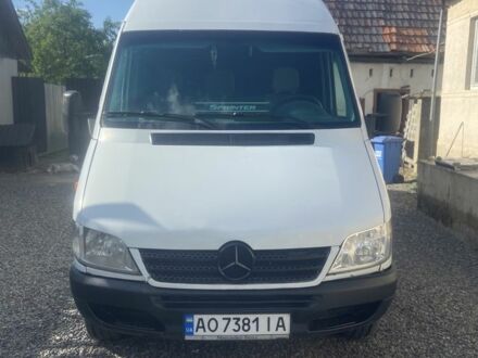 Белый Мерседес Sprinter, объемом двигателя 2.1 л и пробегом 500 тыс. км за 8000 $, фото 1 на Automoto.ua