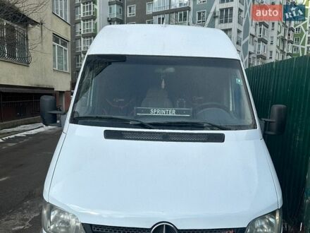 Белый Мерседес Sprinter, объемом двигателя 2.69 л и пробегом 955 тыс. км за 8900 $, фото 1 на Automoto.ua