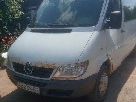 Белый Мерседес Sprinter, объемом двигателя 2.1 л и пробегом 680 тыс. км за 6500 $, фото 1 на Automoto.ua
