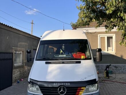 Мерседес Sprinter 2005 в Жмеренке на Automoto.ua Белый Мерседес Sprinter, объемом двигателя 2.7 л и пробегом 280 тыс. км за 10700 $, фото 1 на Automoto.ua