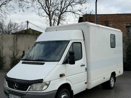 Белый Мерседес Sprinter, объемом двигателя 2.69 л и пробегом 465 тыс. км за 13999 $, фото 1 на Automoto.ua