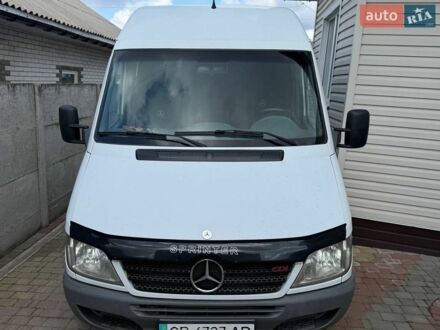 Белый Мерседес Sprinter, объемом двигателя 2.15 л и пробегом 558 тыс. км за 10000 $, фото 1 на Automoto.ua