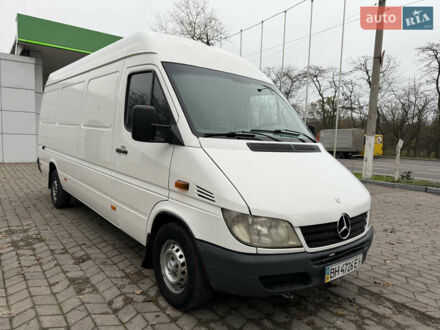 Белый Мерседес Sprinter, объемом двигателя 2.2 л и пробегом 321 тыс. км за 9999 $, фото 1 на Automoto.ua