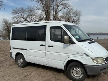 Мерседес Sprinter 2005 в Каменское - Днепродзержинск на Automoto.ua Белый Мерседес Sprinter, объемом двигателя 2.15 л и пробегом 303 тыс. км за 10200 $, фото 1 на Automoto.ua