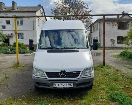Белый Мерседес Sprinter, объемом двигателя 2.2 л и пробегом 400 тыс. км за 10000 $, фото 1 на Automoto.ua